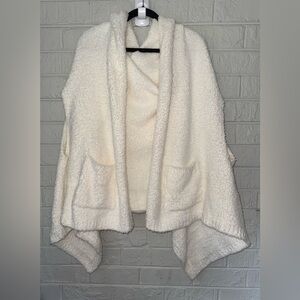 AERIE Women’s Cozy Sherpa Wearable Throw Hooded Pockets Plush Poncho OS cream ✨